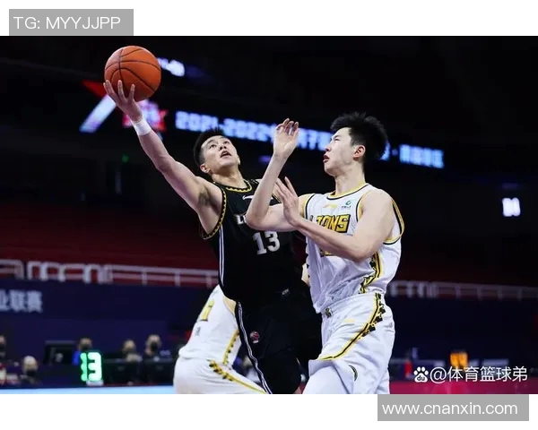 郭艾伦带领中国男篮勇闯国际赛场展现实力与风采的精彩瞬间