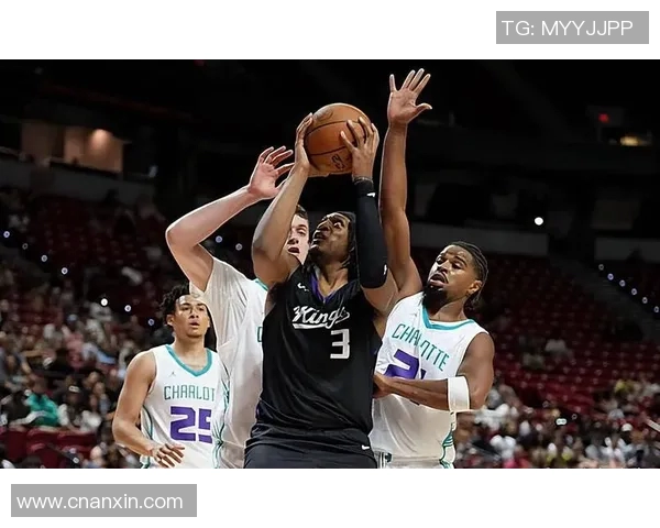 夏季联赛精彩对决国王队与湖人队的激烈较量与球员表现分析